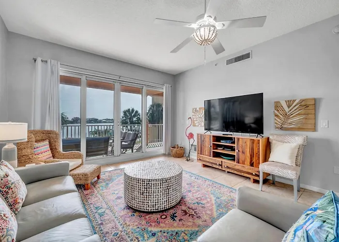 Harborview Grande Unit 207 *