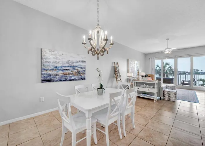 Harborview Grande Unit 207 * Clearwater Beach