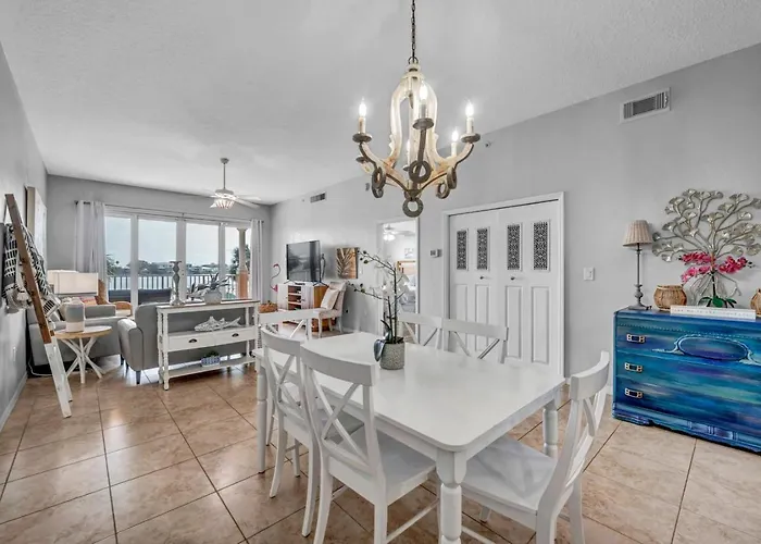 Harborview Grande Unit 207 *